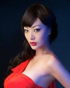 王李丹妮最新写真，时尚魅力与风采的完美结合展露风采无限