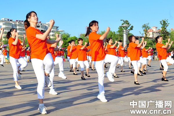 舞动生活之源，最新广场舞风潮席卷全球